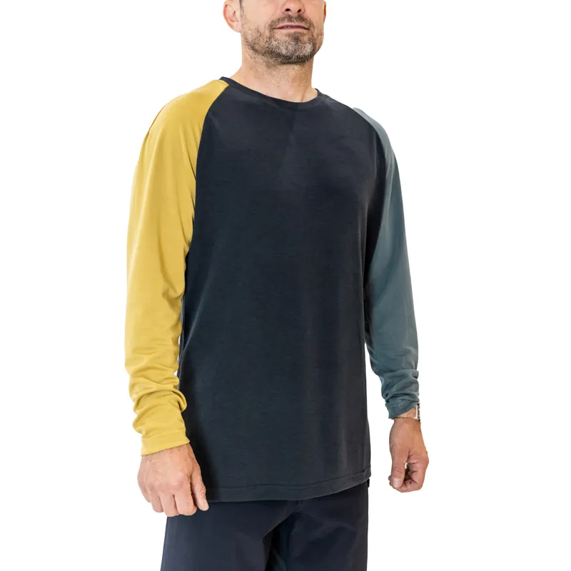 Finální Výprodej Cyklistický dres DresslER (Černá) - Pánský cyklisitický dres s dlouhým rukávem Endorphin Republic