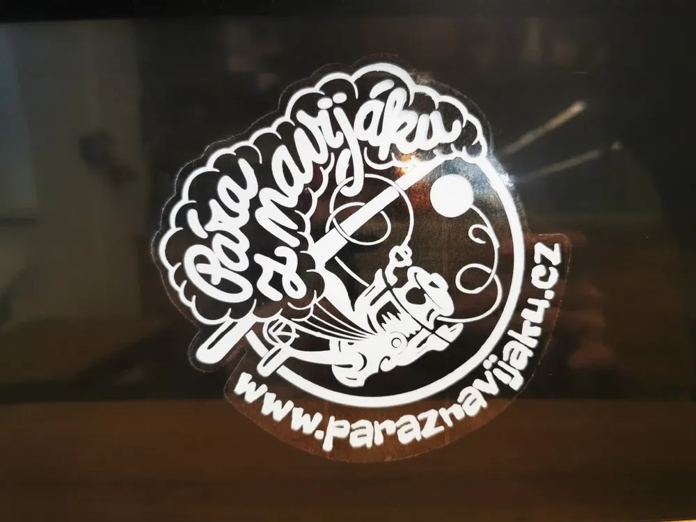 PZN Samolepka bílá Autentický